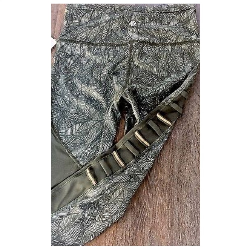 lululemon green leaf Printed Cropped Leggings